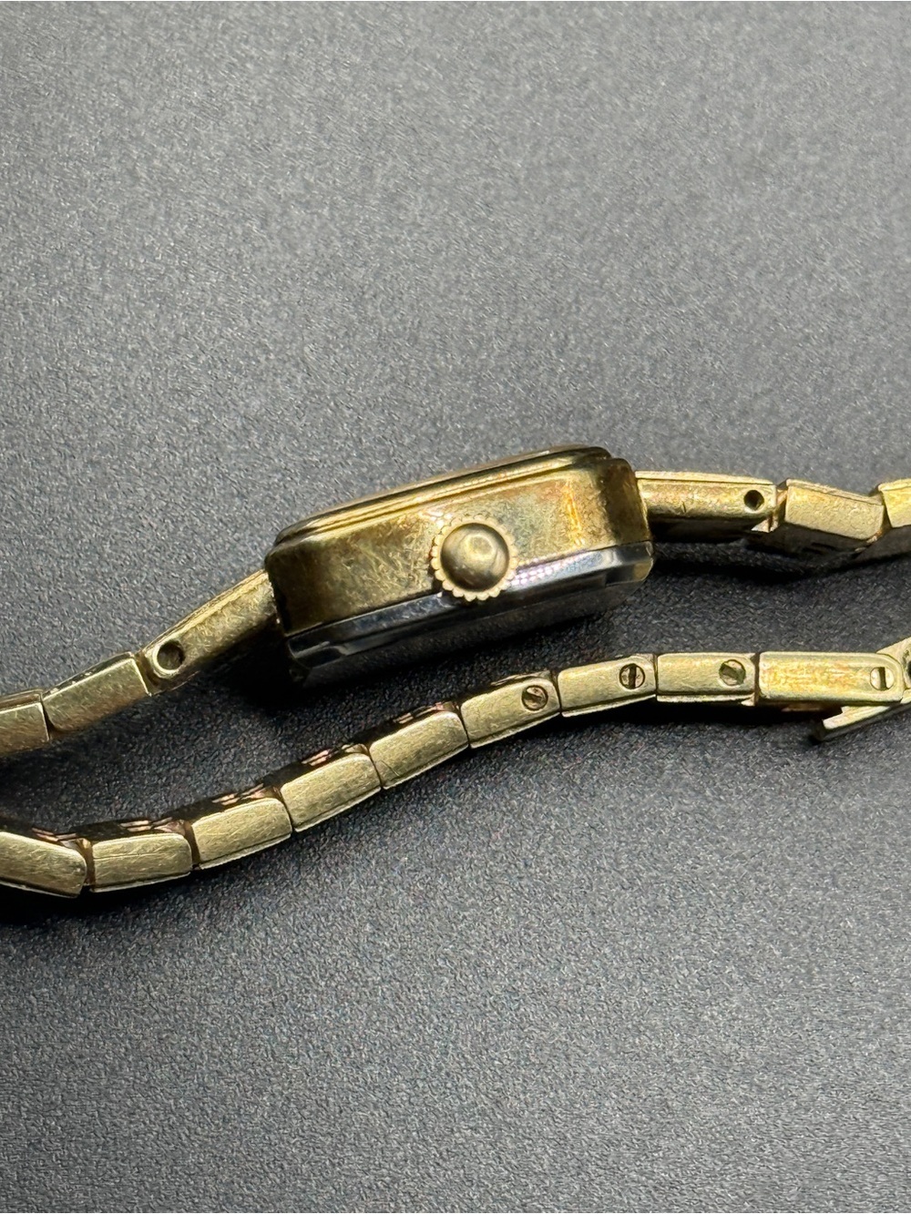 Vintage 1981 Bulova Dainty Gold Watch Roman Numeral Petite Cocktail Quartz P1 - Picture 2 of 6